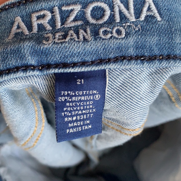 ARIZONA NWT BLUE STRETCH DENIM SHORTS SIZE 21 - Picture 7 of 8